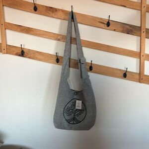 🎁🌞 NWT Gray Crossbody Bag with Soft Fabric and Long Strap